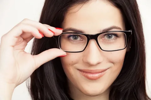طراحی جالب فریم عینک اپل که باعث رفع مشکل بینایی شما می شود
